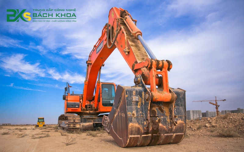 Chia sẻ kinh nghiệm Lái xe Cẩu tự hành an toàn
