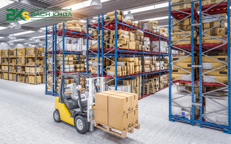 Giới thiệu sơ lượt về xe Nâng