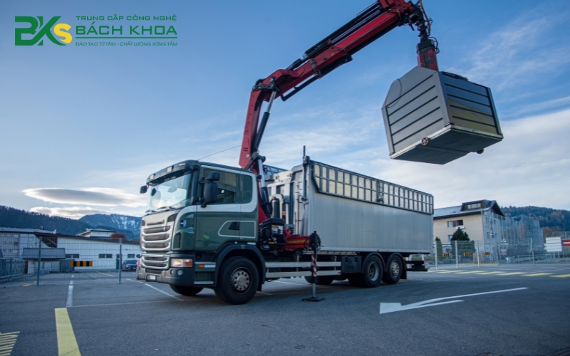 Học Lái xe Cẩu bảo nhiêu tiền học phí?