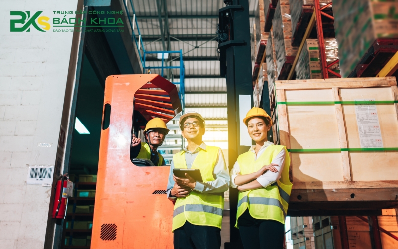 Khóa học Lái xe Nâng là học những gì?