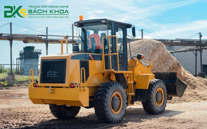 Lợi ích khi đầu tư học Chứng chỉ lái máy xúc