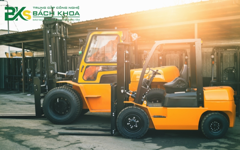 Nội dung học Bằng lái xe Nâng bài bản