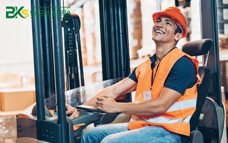 Thời gian học bằng lái xe Nâng mất bao lâu?