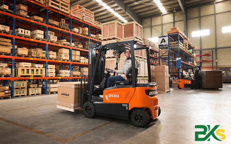 Học chứng chỉ xe nâng để làm gì?