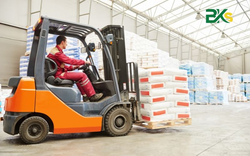 Nghề Lái xe nâng này làm công việc gì?